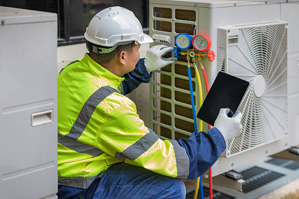 Professional Hvac technician working in Freehold, NY